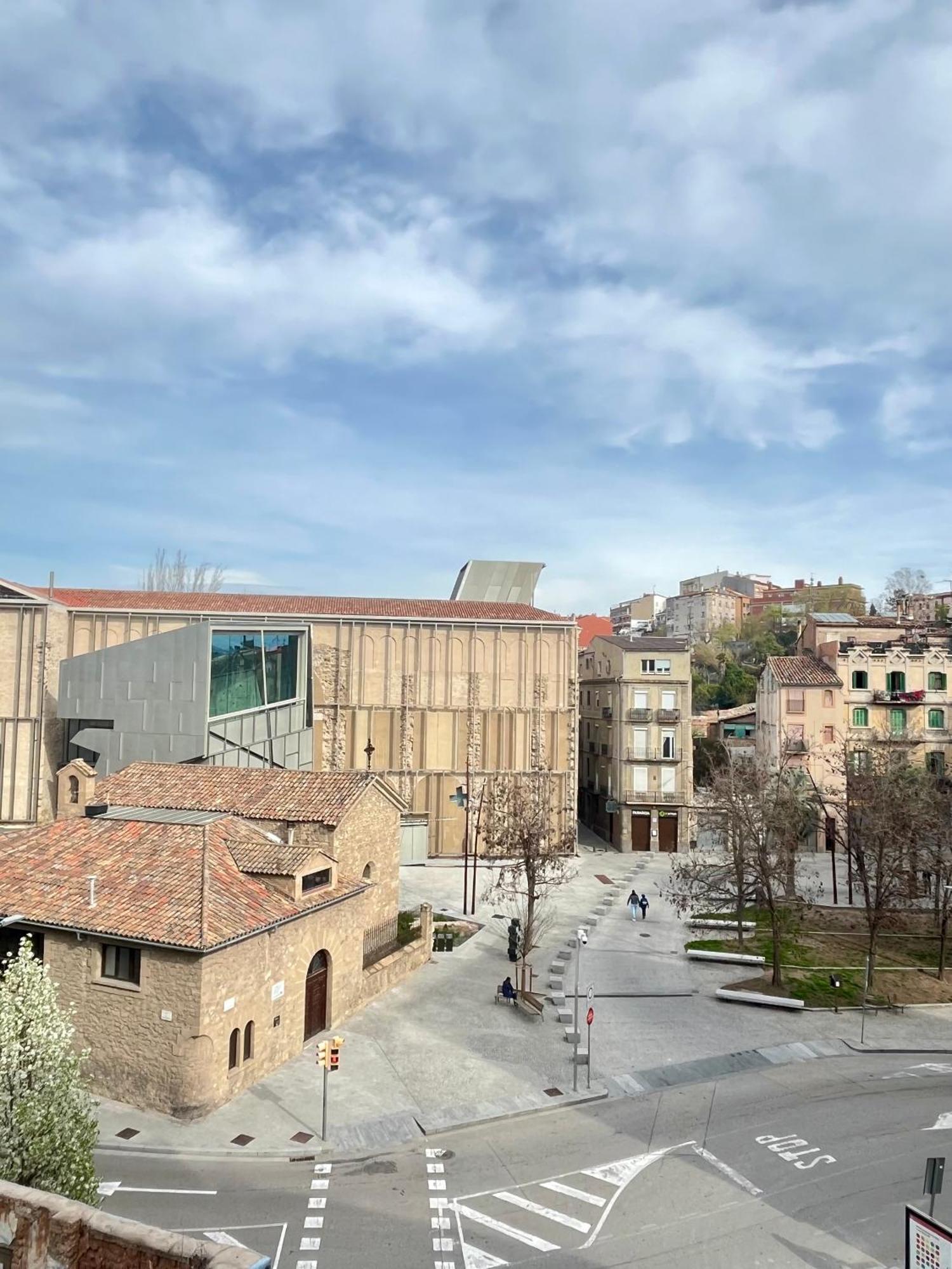 Hostal La Masia Manresa Buitenkant foto