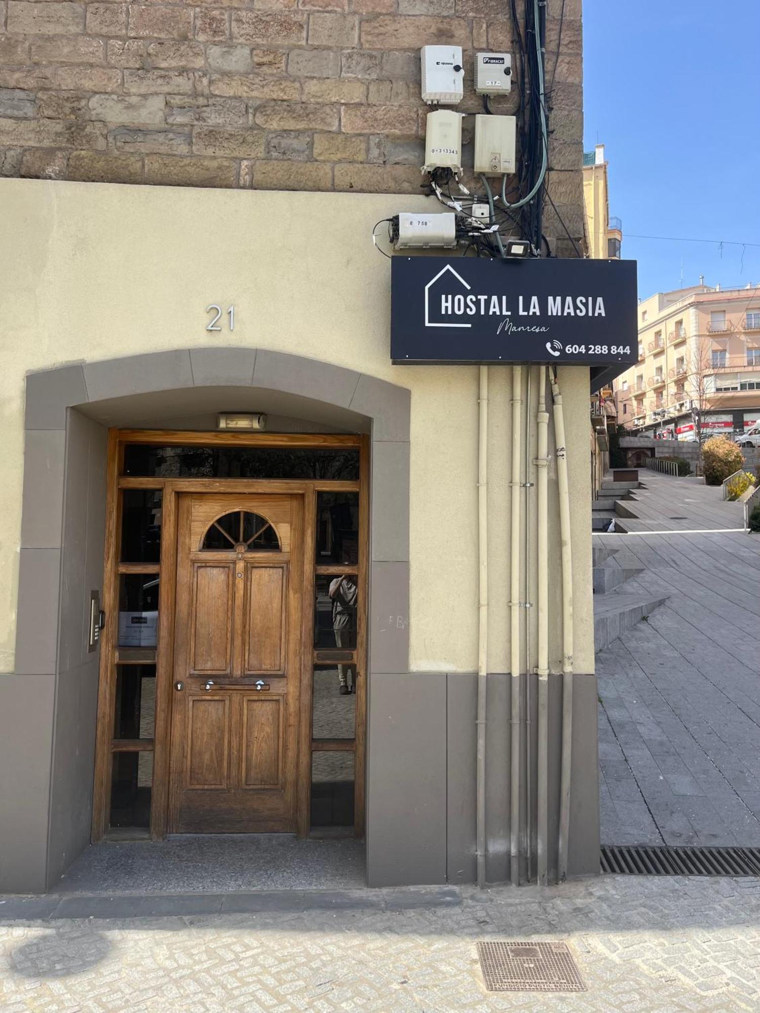 Hostal La Masia Manresa Buitenkant foto